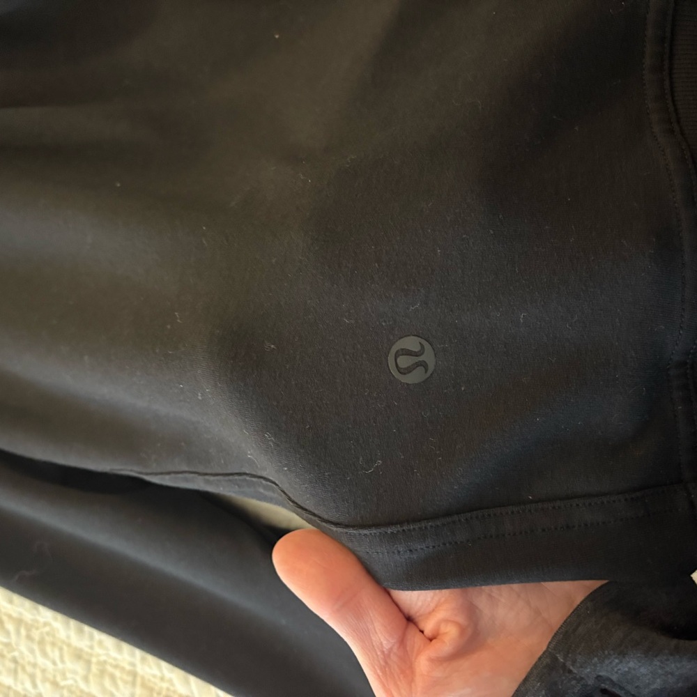 Lululemon Black top with pockets